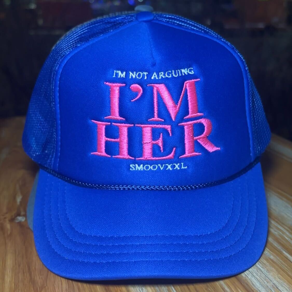 I’M NOT ARGUING- I’M HER Trucker Hat (Blue)